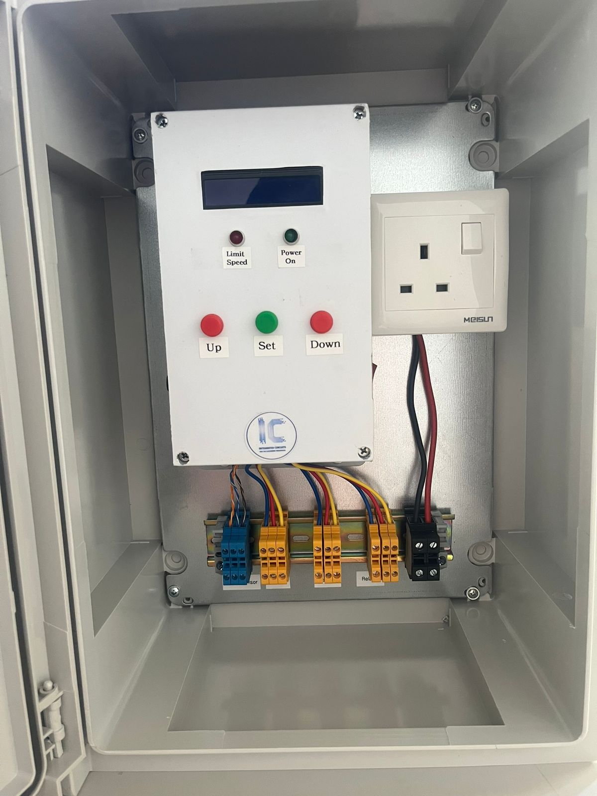 Cran Wind Alrme Panel